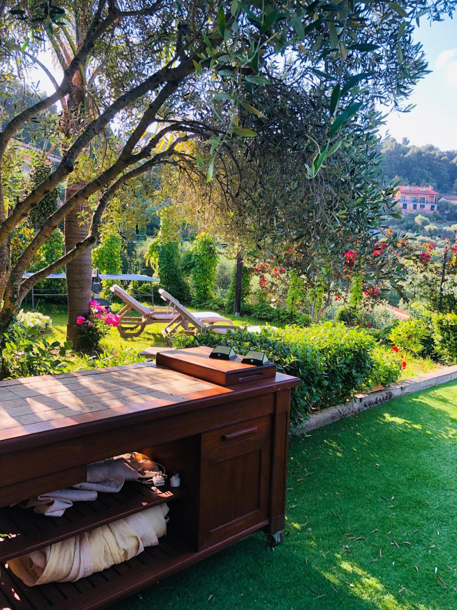 Le Jardin Sur Mer Avec Bike Et Mtb Tour Otel Imperia Dış mekan fotoğraf