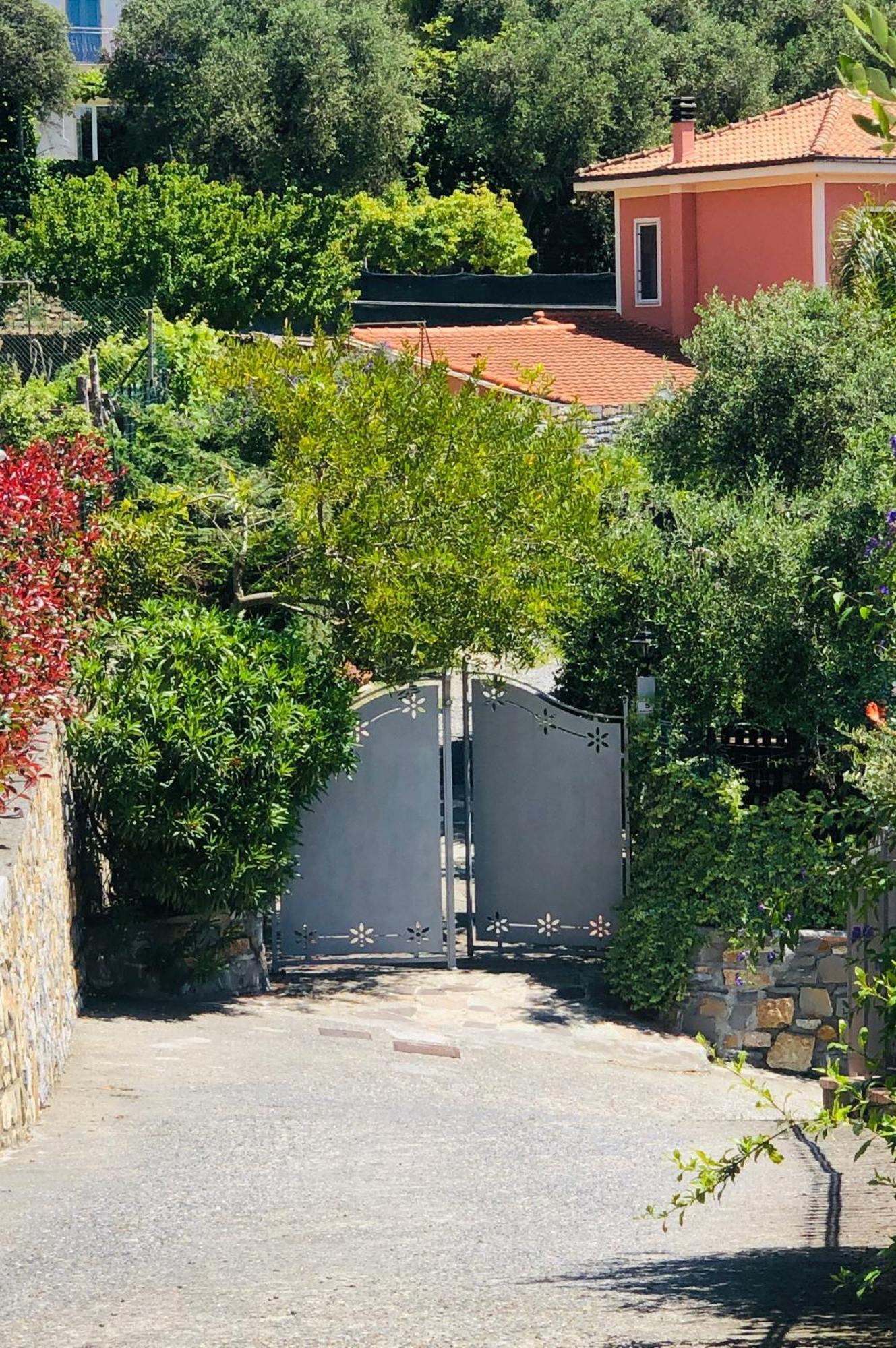 Le Jardin Sur Mer Avec Bike Et Mtb Tour Otel Imperia Dış mekan fotoğraf